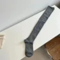 Graue Overknee Strümpfe Einfarbig Vertikal Gestreift Freizeitsocken Winter Lang SKU - Einheitsgröße / Grau