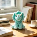 Simpatico dinosauro triceratopo peluche verde menta, morbido animale di peluche per bambini - 15cm / Triceratopo