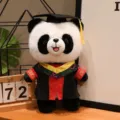 Süßer Panda Plüschtier mit Doktorhut und Robe, weiche Kuscheltier Puppe als tolles Abschlussgeschenk. - Gelber Kragen Stil A