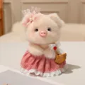 Niedliches Plüschschwein Puppe Spielzeug mit rotem Karo-Kleid und rosafarbener Schleife. - Rosa Karo-Kleid Picknickkorb