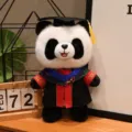 Joli panda en peluche de remise des diplômes avec chapeau de docteur et robe académique. - Col Bleu Style A