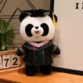 Adorable panda en peluche de remise des diplômes avec chapeau de docteur et robe académique. - Col Rose Style C