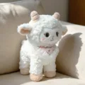 Schattig pluche wit lam knuffeltje met roze kanten slab en kleine hoorns, zachte speelgoedpop. - 25cm (Staand) / Roze