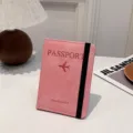 Ροζ θήκη διαβατηρίου από δερματίνη PU με ελαστική ζώνη για ταξίδια και οργάνωση καρτών. - Ροζ