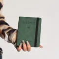 Portapasaportes verde estuche de viaje de cuero PU organizador de documentos elastico - Verde