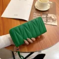 Green quilted long wallet with zipper and wrist strap, elegant PU leather clutch purse for women variant. - W Wave - Green