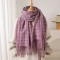 Damen warmer Winter Karomuster Quaste Kaschmir-Gefühl Schal, gemütlicher Freizeitschal. - Lila