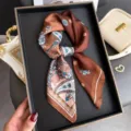 Pañuelo cuadrado pequeño de seda sintética con estampado paisley elegante mujer. - FG59-1