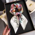 Pañuelo de seda con estampado floral para mujer, bufanda cuadrada elegante para cuello. - FG61-2