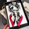 Elegante pañuelo cuadrado de seda con estampado floral, accesorio de moda para cuello y pelo. - FG41-3
