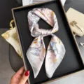 Pañuelo cuadrado de seda rosa con estampado floral abstracto, elegante para mujer. - FG41-4