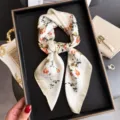 Elegante pañuelo cuadrado de seda con estampado floral, accesorio chic para mujer. - FG49-3