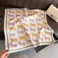 Élégant foulard carré en soie pour femme avec imprimé cheval coloré style luxe mode - FG349-4