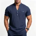 Heren korte mouw linnen henley shirt met borstzak, casual zomertop detail weergave. - Marineblauw