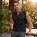 Detalle chaleco sin mangas de punto waffle para hombre, prenda deportiva de verano. - Negro