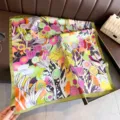 Foulard carré en imitation soie à imprimé floral artistique, élégant pour femmes. - FG330-2