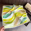 Foulard carré en satin de soie avec imprimé dégradé vert, élégant châle de cou tendance pour femme. - FG342-3