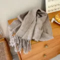 Calda sciarpa invernale spessa in misto lana con frange, morbido scaldacollo confortevole. - Kaki