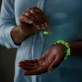 Luminous starry sky glass sand healing crystal glow bracelet and matching earrings set. - Set / 8mm / Pink