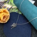 Collier argenté tendance avec pendentif brillant, élégante chaîne de clavicule chic charmant. - Collier Papillon Creux / Argent