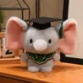 Schattige grijze olifant pluche speelgoed met afstudeerhoed en cape, zachte knuffelpop variant. - Groene Lotus Kraag Olifant