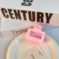 Pince à cheveux carrée minimaliste mate, élégant accessoire couleur bonbon pour femme. - Bloc Carré 5cm / Rose