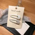Set di due fermagli per capelli cavi bianco perla, elegante molletta becco donna. - Argento