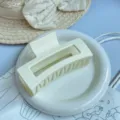 Pinza de pelo cuadrada mate beige, gran garra geométrica para peinados elegantes. - Pinza Cuadrada / 10.8cm Grande / Blanco