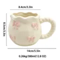 Schattige esthetische keramieken koffiekop met roze strikken en gedraaid handvat, 380ml. - Stijl C / In doos