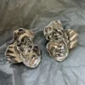Vintage gewaschene Legierung 3D große Blumen Ohrringe, Statement Metall Blumen Schmuck Damen. - Übergroße 3D-Blumenohrringe / 478 Ohrringe (Silber)
