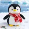 Simpatico pinguino di peluche con sciarpa rossa lavorata a maglia, morbida bambola bimbi. - 20cm / Pinguino di Natale - Grande Sciarpa con Fiocco di Neve