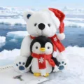 Adorable ensemble de peluches ours polaire et pingouin avec une écharpe de Noël. - Ensemble Ours Polaire + Manchot - Écharpe Rouge de Noël