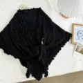 Κομψό μαύρο πλεκτό τριγωνικό σάλι με κυματιστό τελείωμα, ζεστή κάπα για το χειμώνα. - 200*80cm / Μαύρο