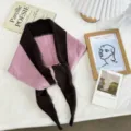 Color-block knitted triangle scarf with chic contrast design, stylish and warm neck warmer. - 130*22cm / Pink