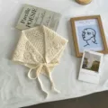 Handgemaakte opengewerkte gehaakte effen driehoekige sjaal met fijne bandjes voor dames. - Eén maat / Cirkelvormig Patroon (zz26082102) / Broken Wit