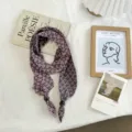 Close-up of purple snowflake knit scarf with wooden beads, cozy retro autumn neck accessory. - 120*9.5cm / Purple