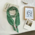 Green snowflake grid knitted long scarf with retro wood beads, elegant accessory for autumn. - 120*9.5cm / Green