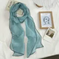 Λenτό μονόχρωμο λινό φουλάρι γυναικείο, κομψό μακρύ σάλι σε στυλ old money για το καλοκαίρι. - 170*23cm / Κυανό