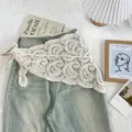 Detalle de pañuelo triangular crochet paisley blanco vintage, accesorio cintura encaje calado. - Tops / 120*36 cm / Beige