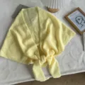 Écharpe triangulaire tricotée jaune châle douillet accessoire d'hiver mignon chic - 200*55cm / Jaune