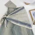 Retro geometrisches Muster Dreieckstuch mit Jeans, vielseitiges Kopftuch oder modischer Schal. - 06#-Blau