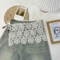 Gelaagde kant denim rokverlenging met kralenband, uniek asymmetrisch mode-item. - Bottoms / Eén maat / Rond Wit