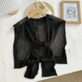 Écharpe châle en tricot ajouré noir pour femmes, cape d'été légère à nouer. - Hauts / Taille unique / Noir