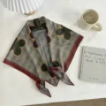 Vintage palace style plaid chain print triangle scarf for women fashion hair wrap band. - Retro Clover Chain Print / 130*65cm