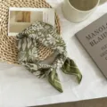 Pequeño pañuelo cuadrado de algodón con estampado floral botánico verde, detalle retro. - 55*55CM / Verde