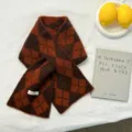 Écharpe en tricot argyle marron et orange vue détaillée, tour de cou douillet pour l'hiver. - 88*16cm / Orange Terne
