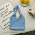 Μπλε πλεκτή τσάντα χειρός για γυναίκες, casual τσάντα ώμου, μινιμαλιστική καθημερινή τσάντα - Ένα μέγεθος / Μπλε