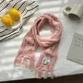 Rosa gestrickter Winterschal mit Zopfmuster und Fransen, kuschelig warmer Damenschal. - 150*9cm / Rosa
