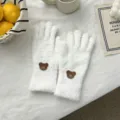 Plush warm winter gloves for women, cute bear badge thick split-finger cold-proof gloves. - 26*10cm / White
