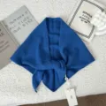 Γυναικείο τριγωνικό μαντήλι από 100% μαλλί πλεκτό, μαλακό φθινοπωρινό χειμερινό ζεστό κασκόλ. - Μπλε